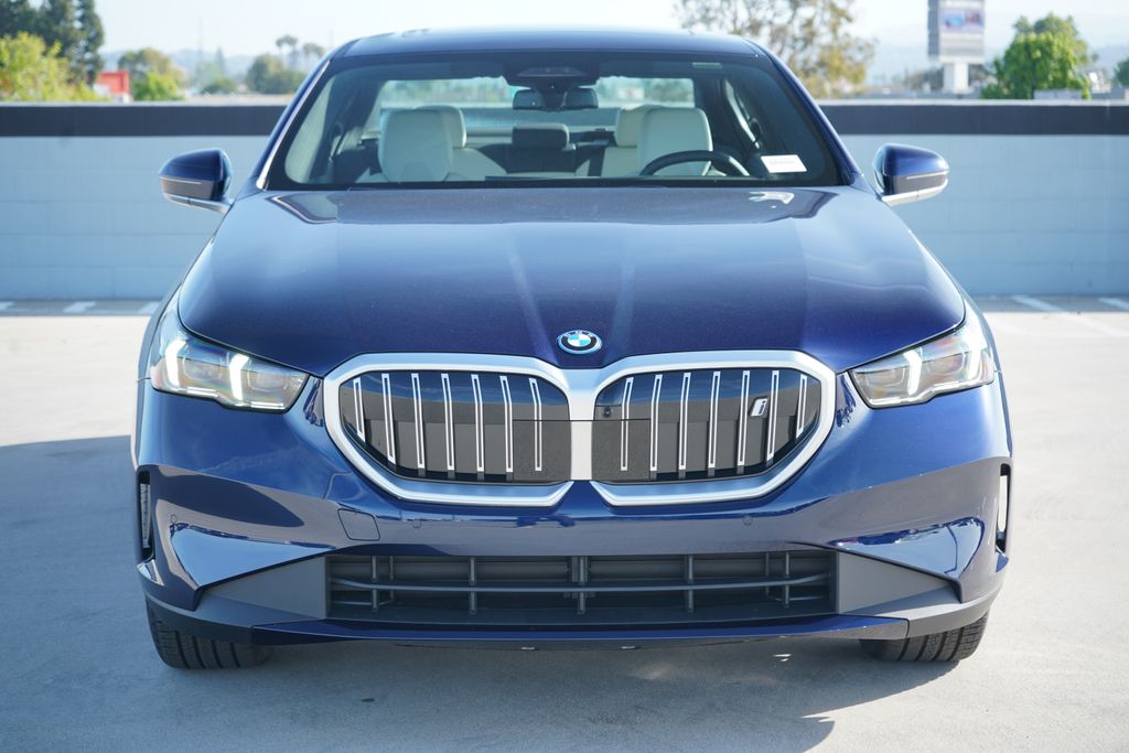 Thumbnail: 2026 BMW i5 - 2