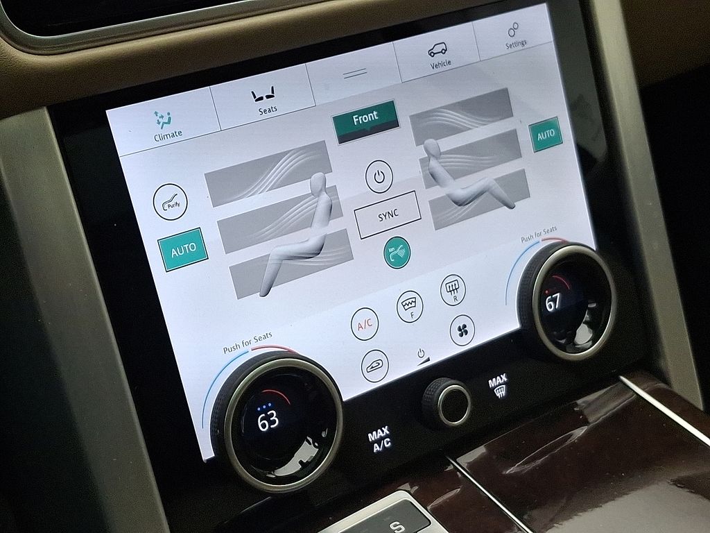Thumbnail: 2021 Land Rover Range Rover - 17