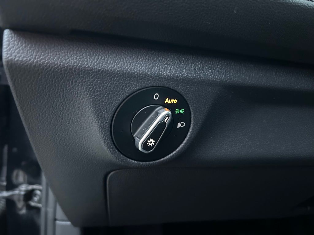 Thumbnail: 2024 Volkswagen Jetta - 17