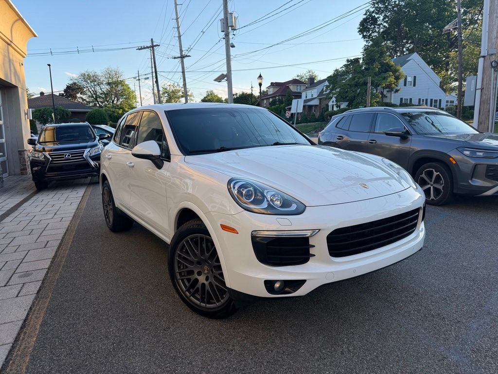 White 2017 Porsche Cayenne Platinum Edition AWD SUV / Crossover All-Wheel Drive 8-Speed Automatic