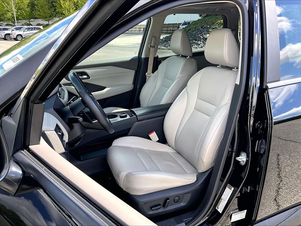 2023 Nissan Rogue — photo 10