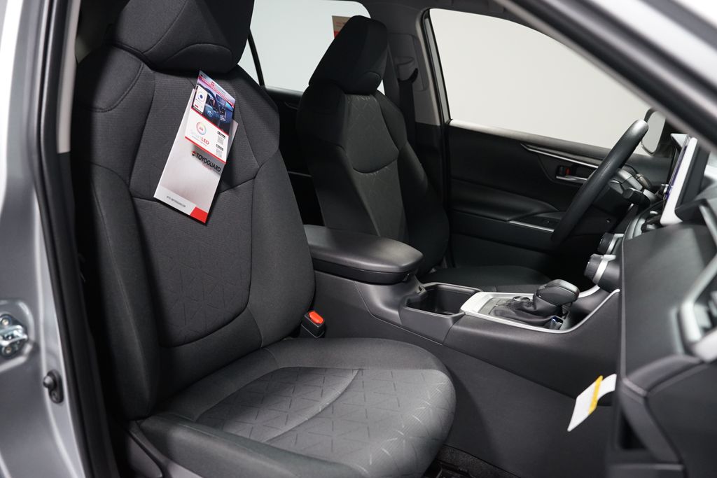 Thumbnail: 2025 Toyota RAV4 - 28