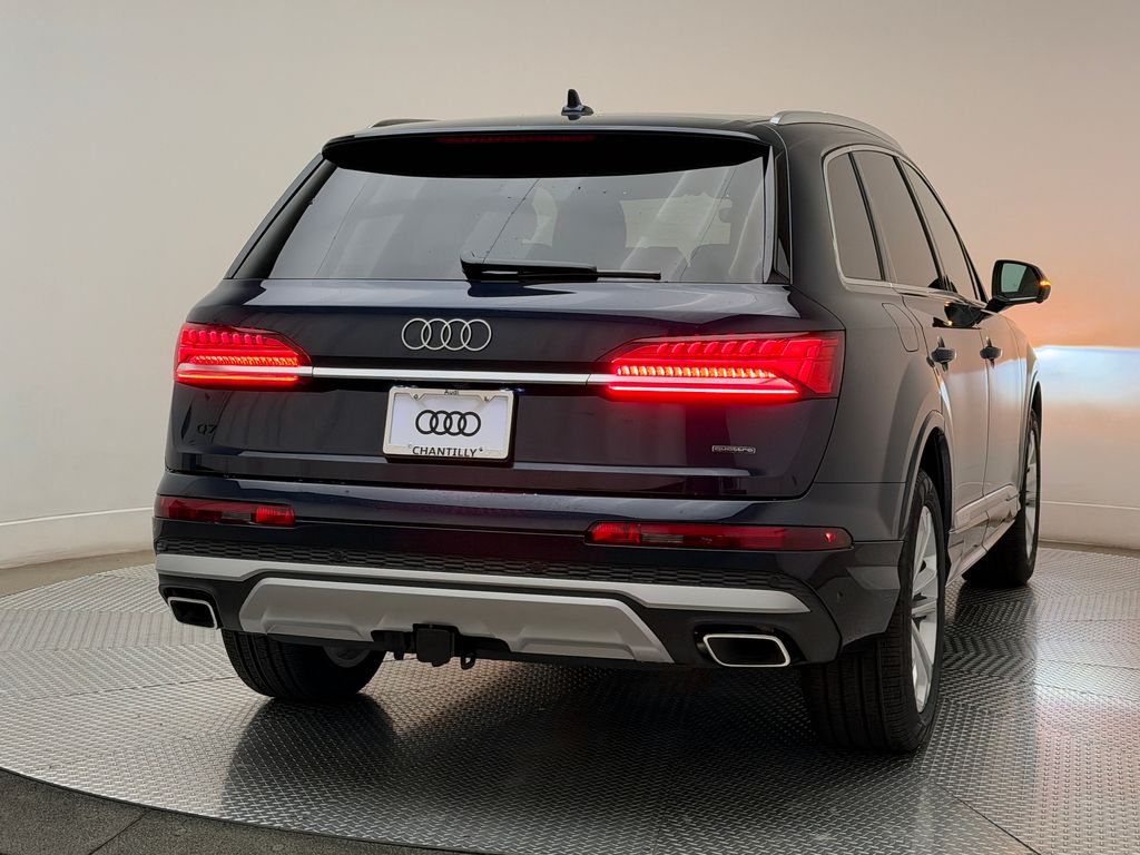 Thumbnail: 2026 Audi Q7 - 8