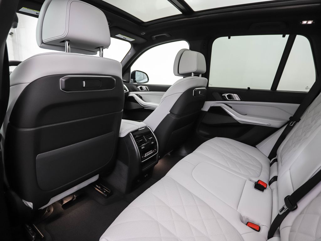 Thumbnail: 2026 BMW X5 - 21