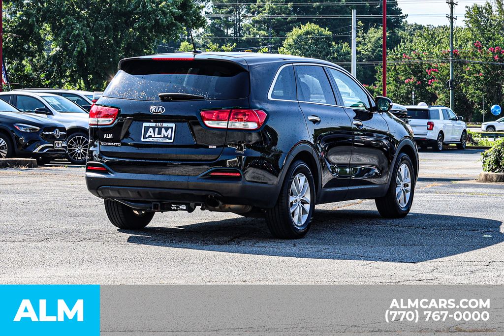 Used 2018 Black Kia L image 6