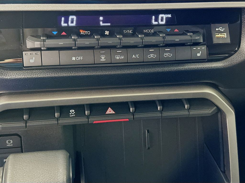 Thumbnail: 2024 Toyota Tundra - 16