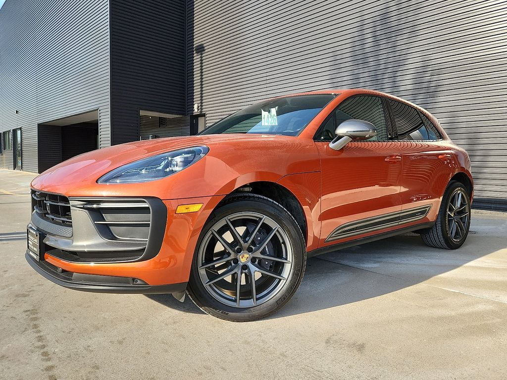 2025 Porsche Macan T AWD