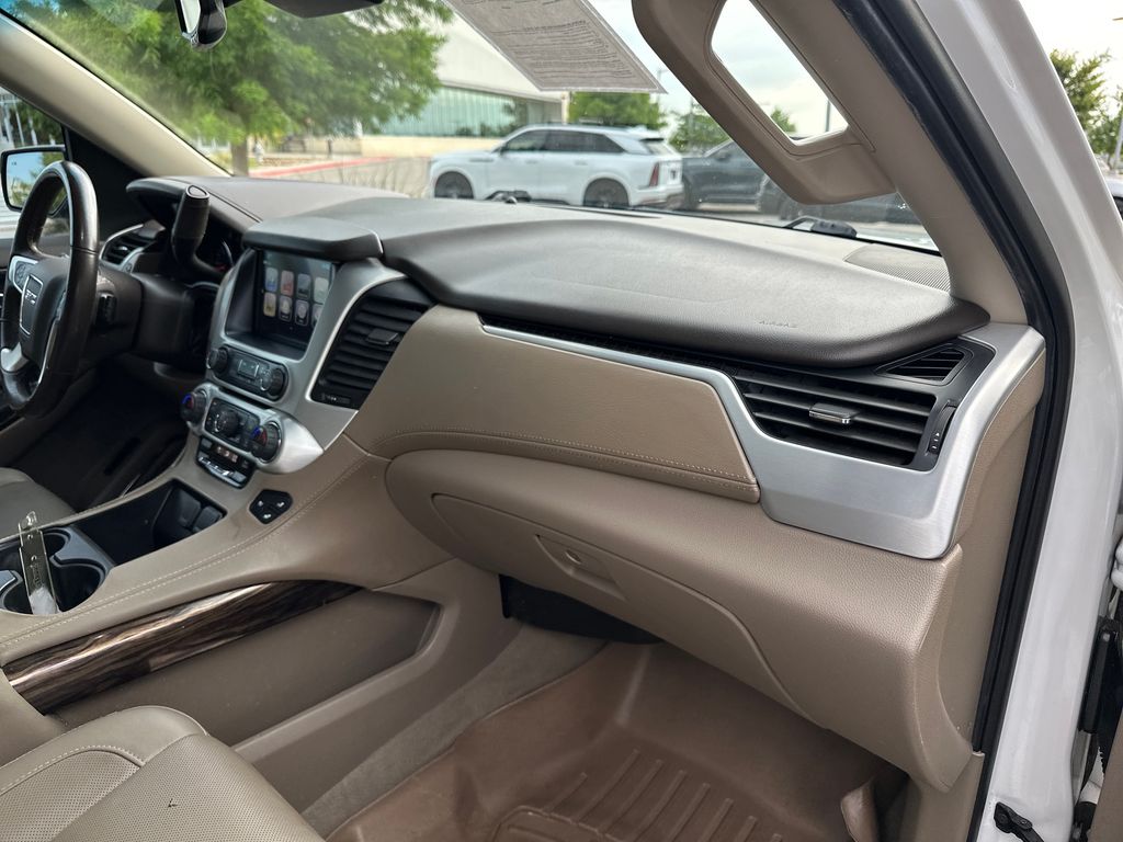 Used 2020 White GMC SLT image 39