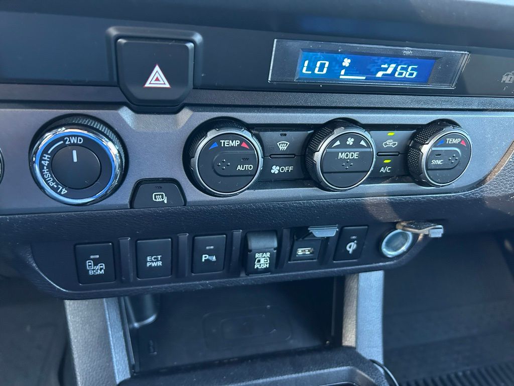 Thumbnail: 2021 Toyota Tacoma - 27