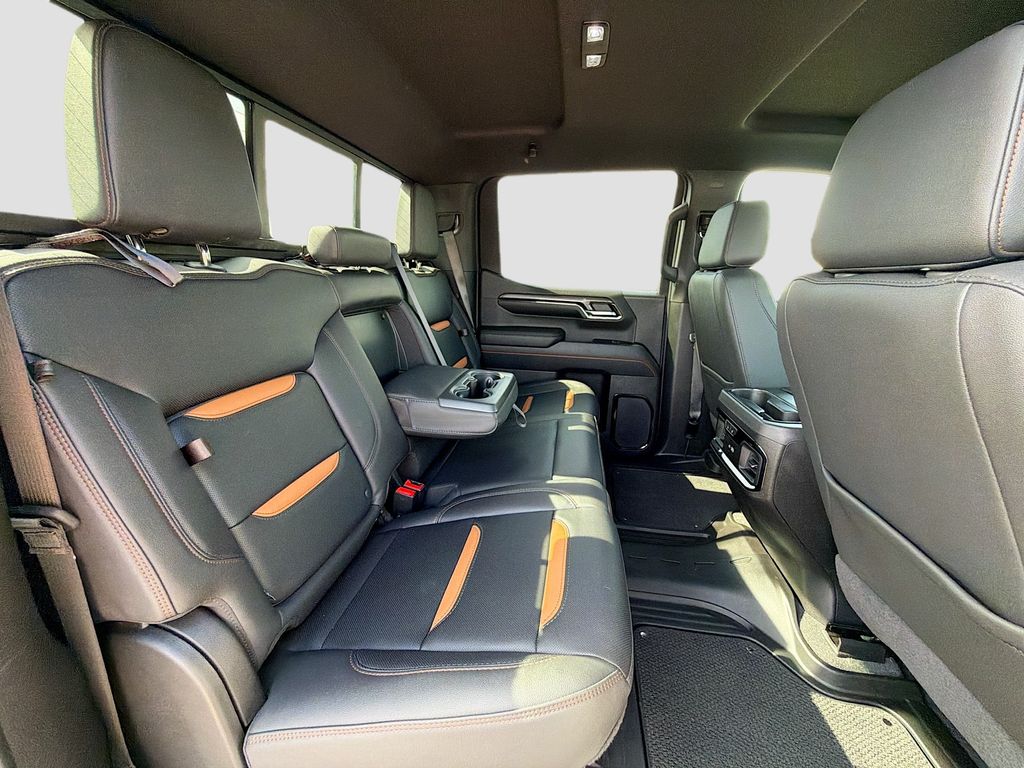 Used 2024 White GMC AT4 image 27