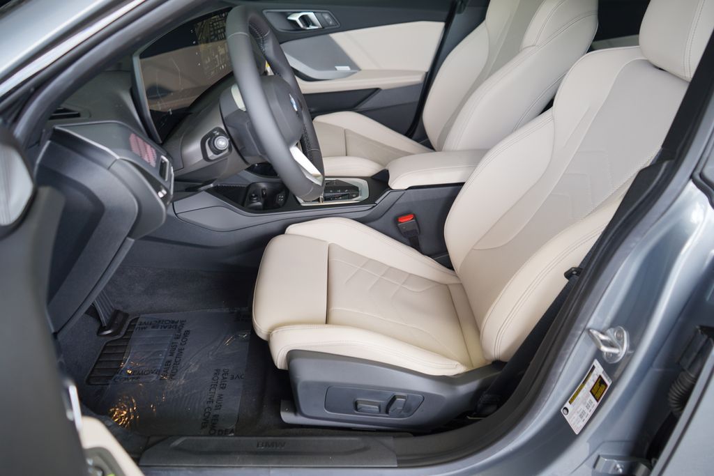 Thumbnail: 2026 BMW 2 Series - 11