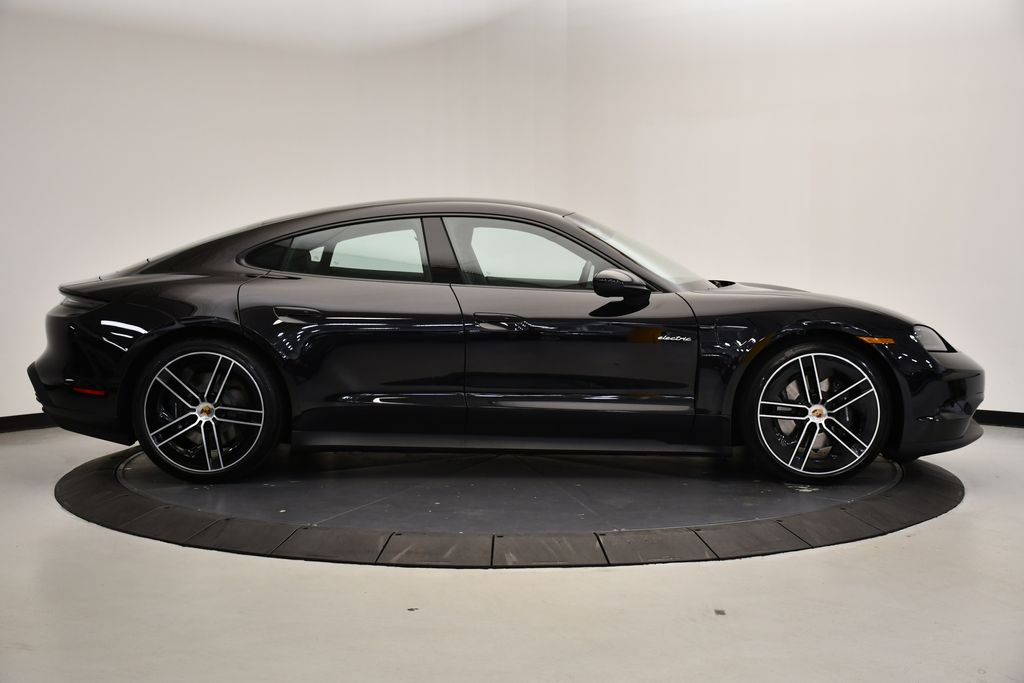 Thumbnail: 2025 Porsche Taycan - 8