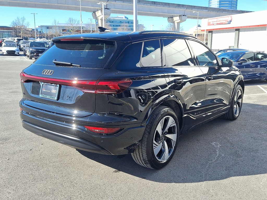 Thumbnail: 2025 Audi Q6 e-tron - 4