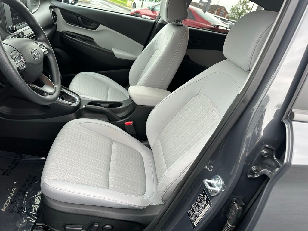 Used 2023 GRAY Hyundai SEL image 23