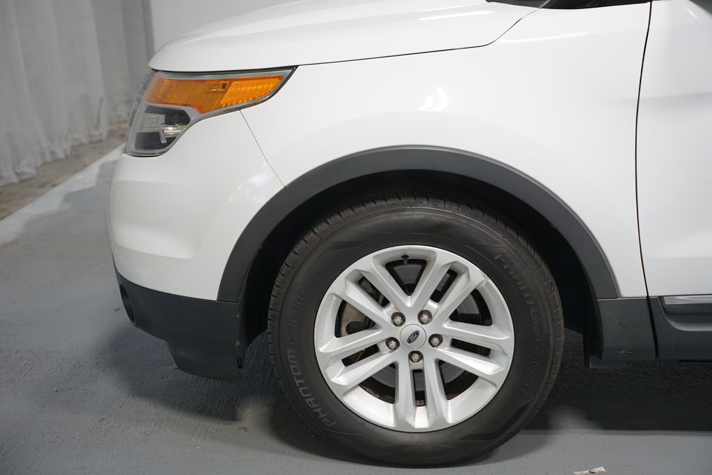 Thumbnail: 2014 Ford Explorer - 5