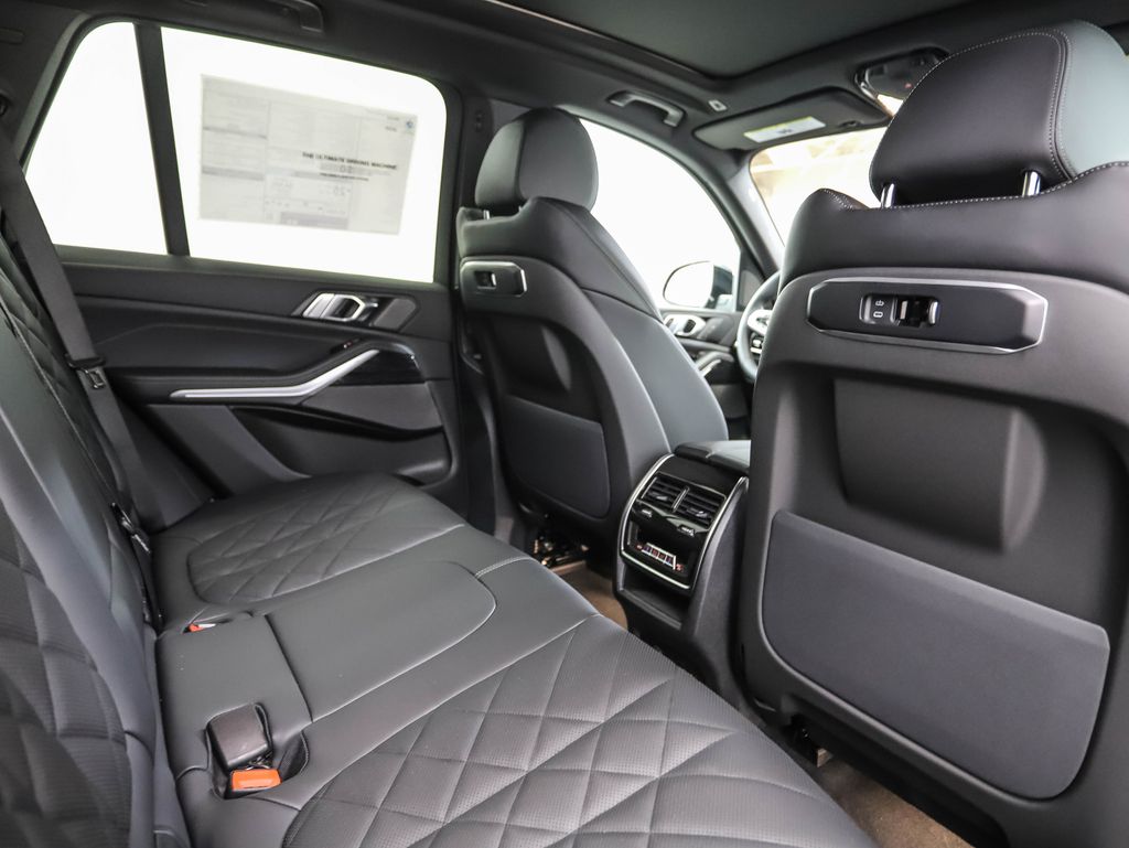 Thumbnail: 2026 BMW X5 - 25