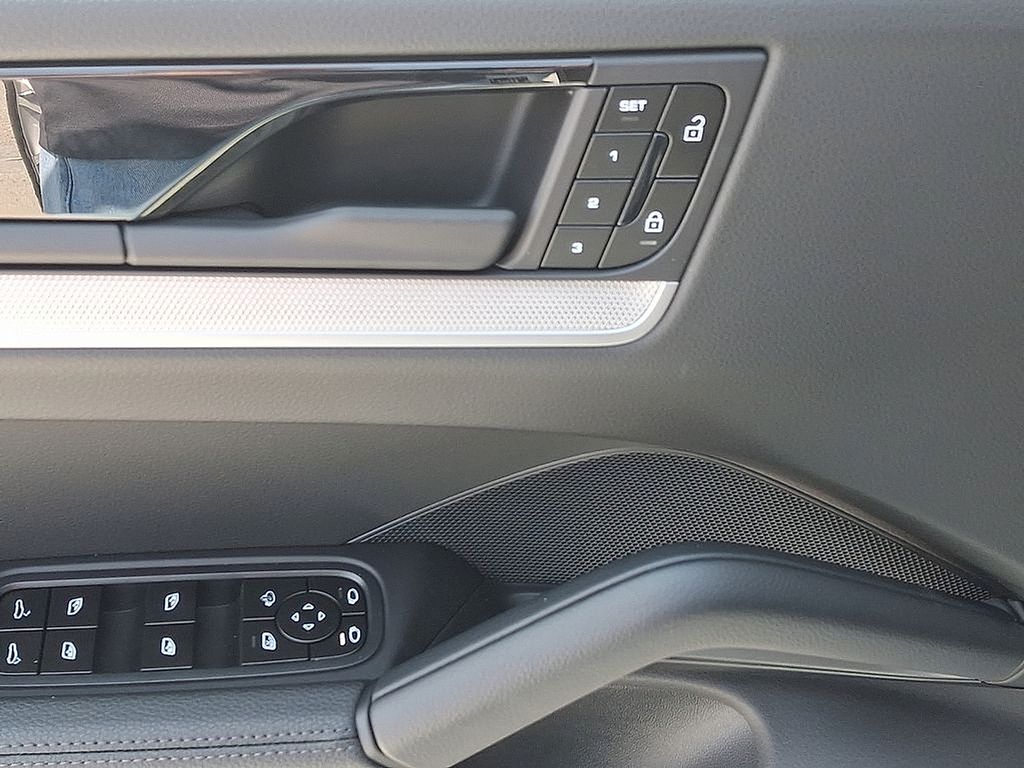 Thumbnail: 2026 Porsche Cayenne - 14