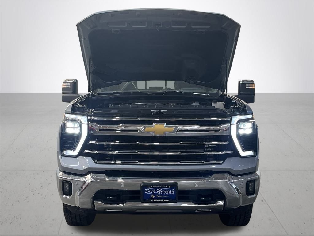 2024 Chevrolet Silverado 2500HD LTZ photo 4