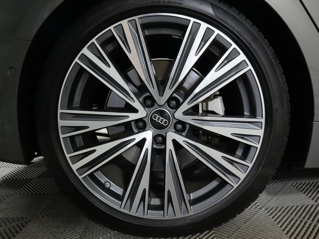 Thumbnail: 2022 Audi A6 - 32