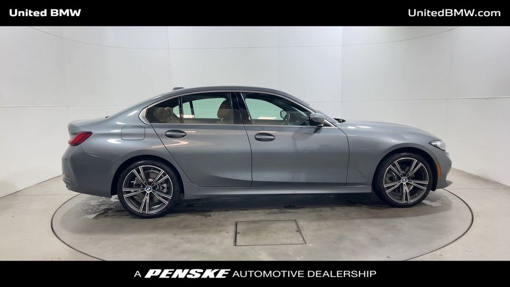 Thumbnail: 2024 BMW 3 Series - 9