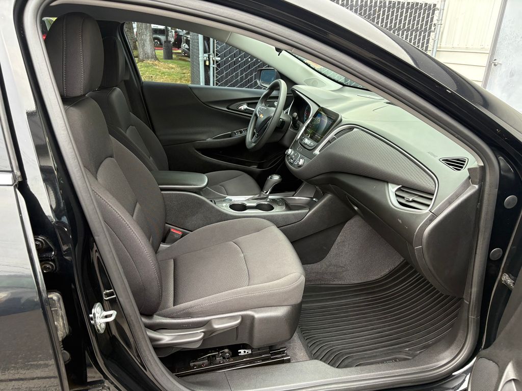 2020 Chevrolet Malibu LS