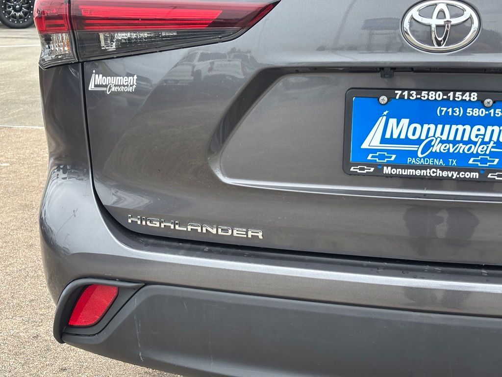 2024 Toyota Highlander LE - 10