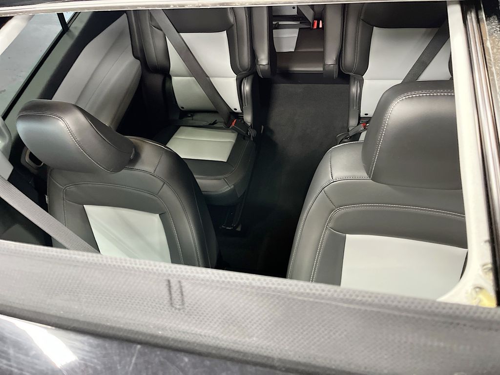 Used 2023 Black Metallic Ford XLT image 22