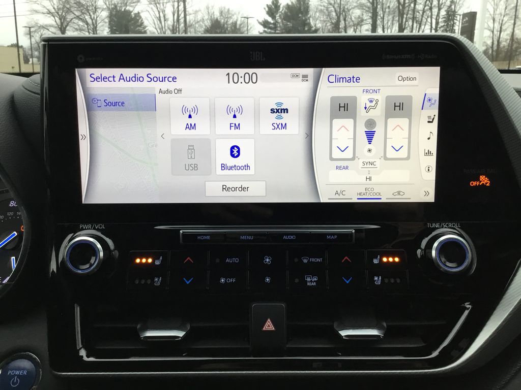 Thumbnail: 2022 Toyota Highlander - 22