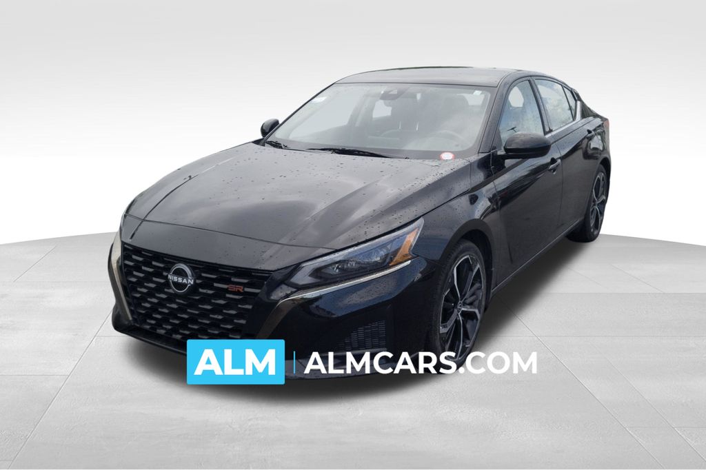 Super Black Clearcoat 2025 Nissan Altima 2.5 SR FWD Sedan Front-Wheel Drive Continuously Variable Transmission