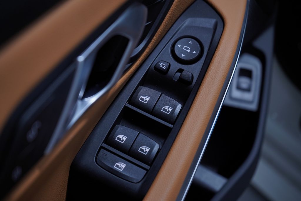 Thumbnail: 2025 BMW 3 Series - 16