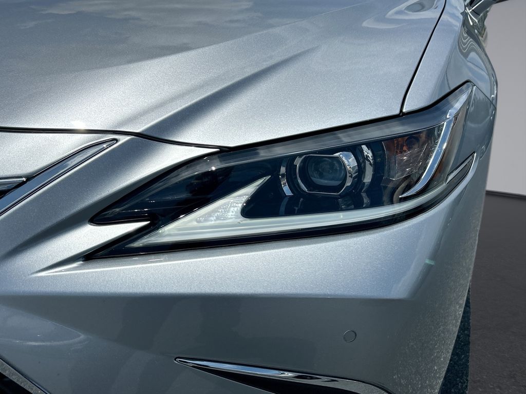Thumbnail: 2025 Lexus ES - 28
