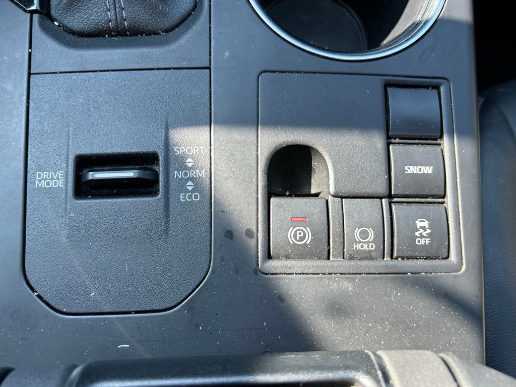 Thumbnail: 2023 Toyota Highlander - 27