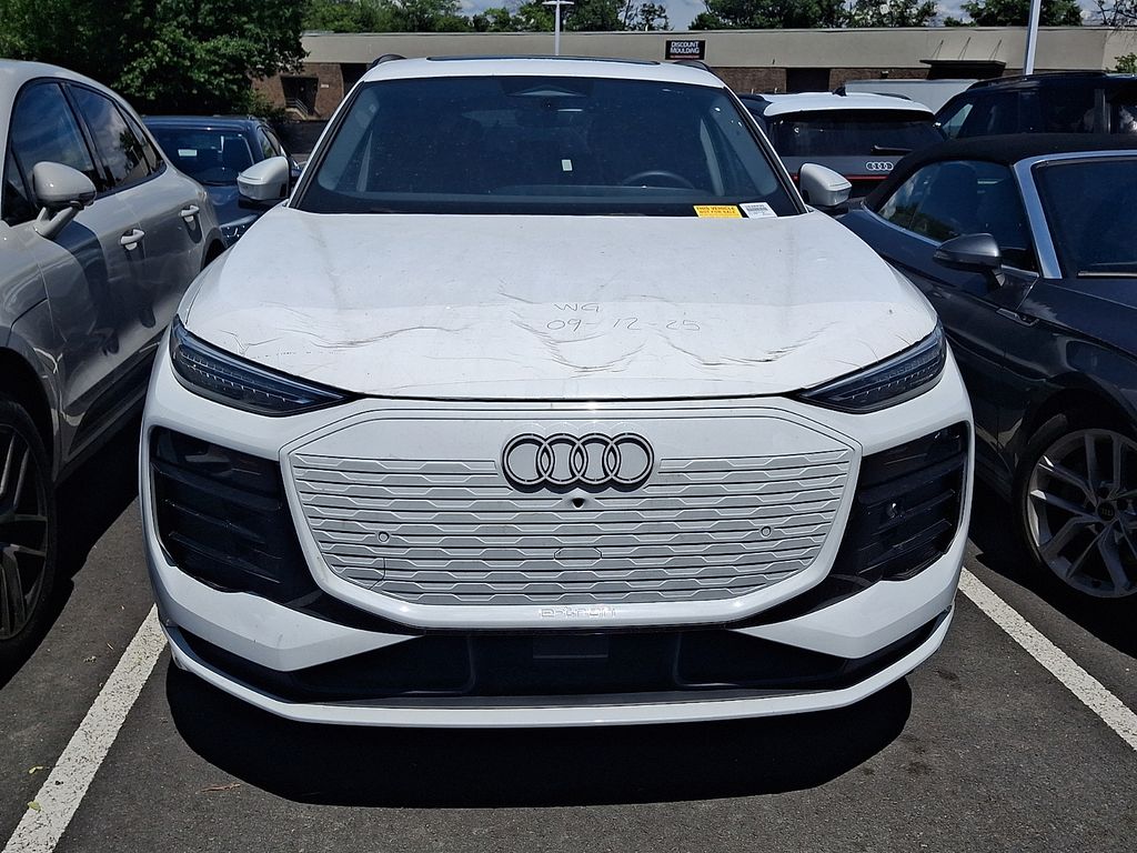 Thumbnail: 2025 Audi Q6 e-tron - 2
