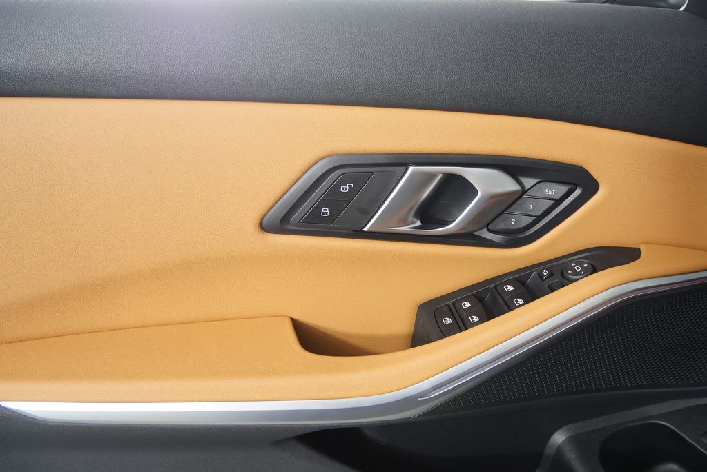Thumbnail: 2025 BMW 3 Series - 9