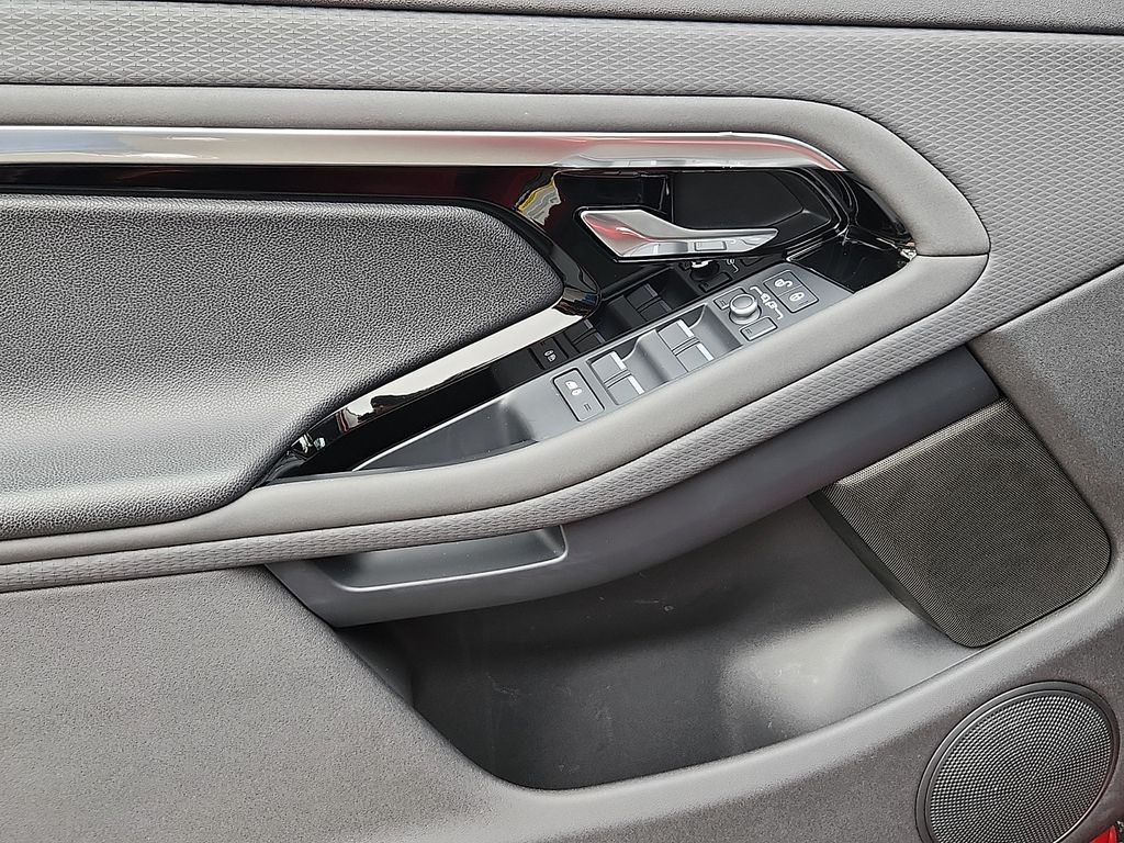 Thumbnail: 2020 Land Rover Range Rover Evoque - 12