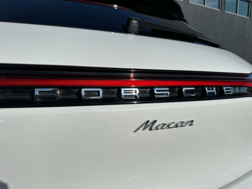 Thumbnail: 2023 Porsche Macan - 14