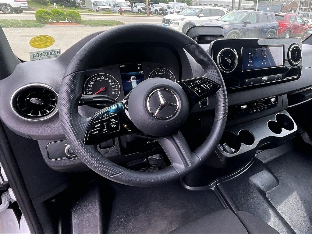 2025 Mercedes-Benz Sprinter 2500 — photo 17