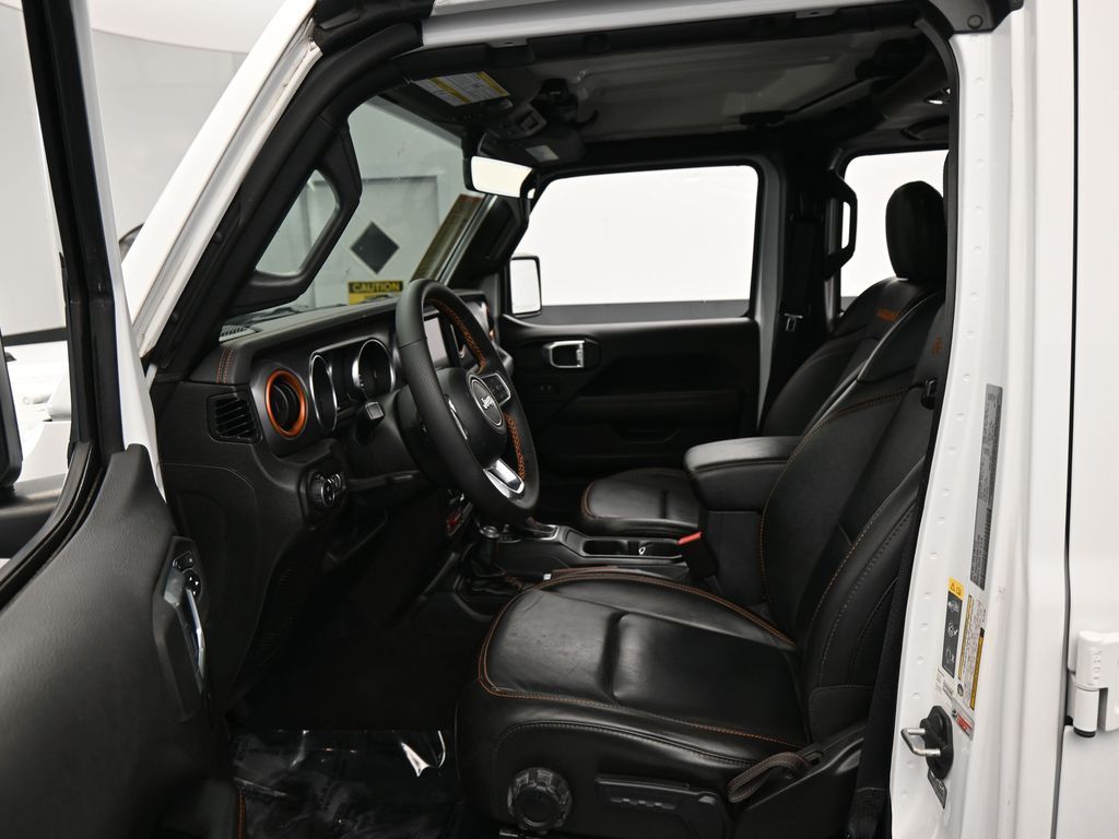 Used 2022 Bright White Clearcoat Jeep Mojave image 11