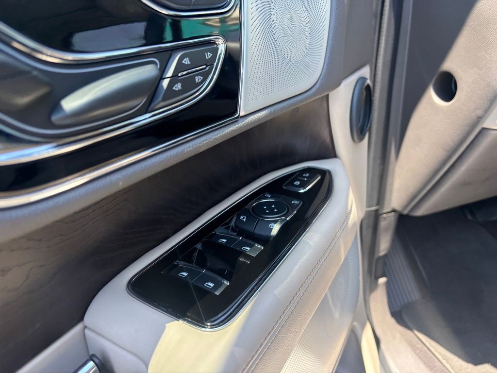 Used Car 2023 Lincoln Navigator  Reserve For Sale Under $70,000 In Austin, Texas
