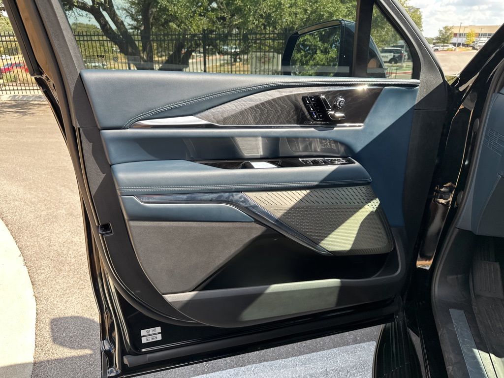 Used Car 2025 Cadillac Escalade Iq  Sport 2 For Sale Under $140,000 In Austin, Texas