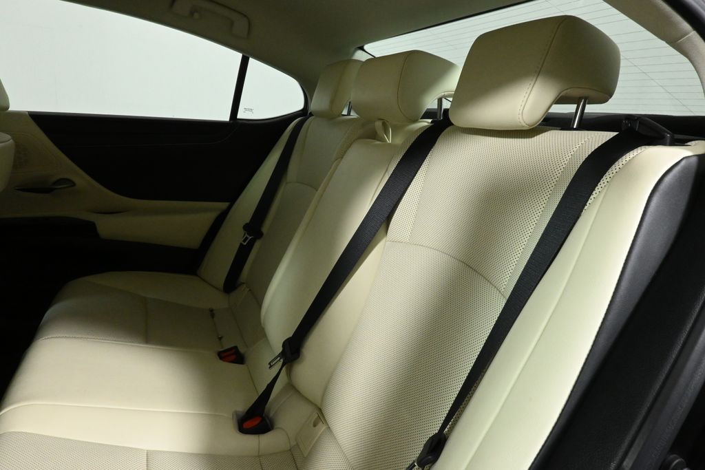 2022 Lexus ES 350 5
