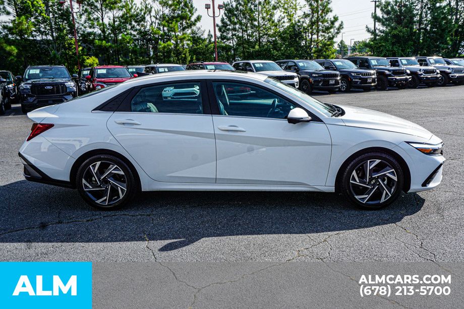 Used 2024 White Hyundai Limited image 9