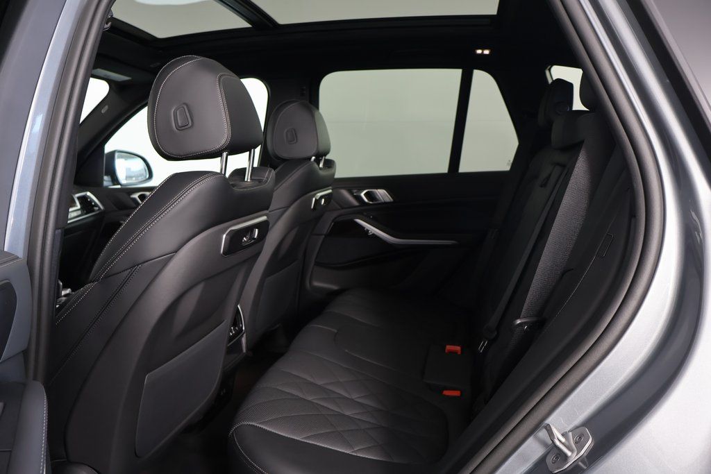 Thumbnail: 2025 BMW X5 - 11