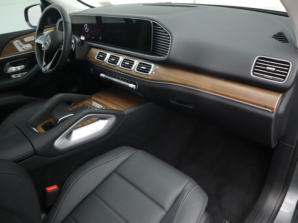 Thumbnail: 2025 Mercedes-Benz GLE - 18