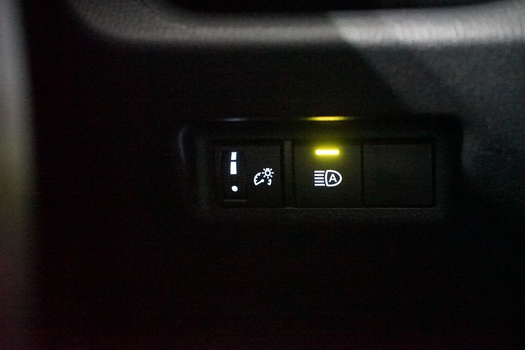 Thumbnail: 2025 Toyota RAV4 - 23