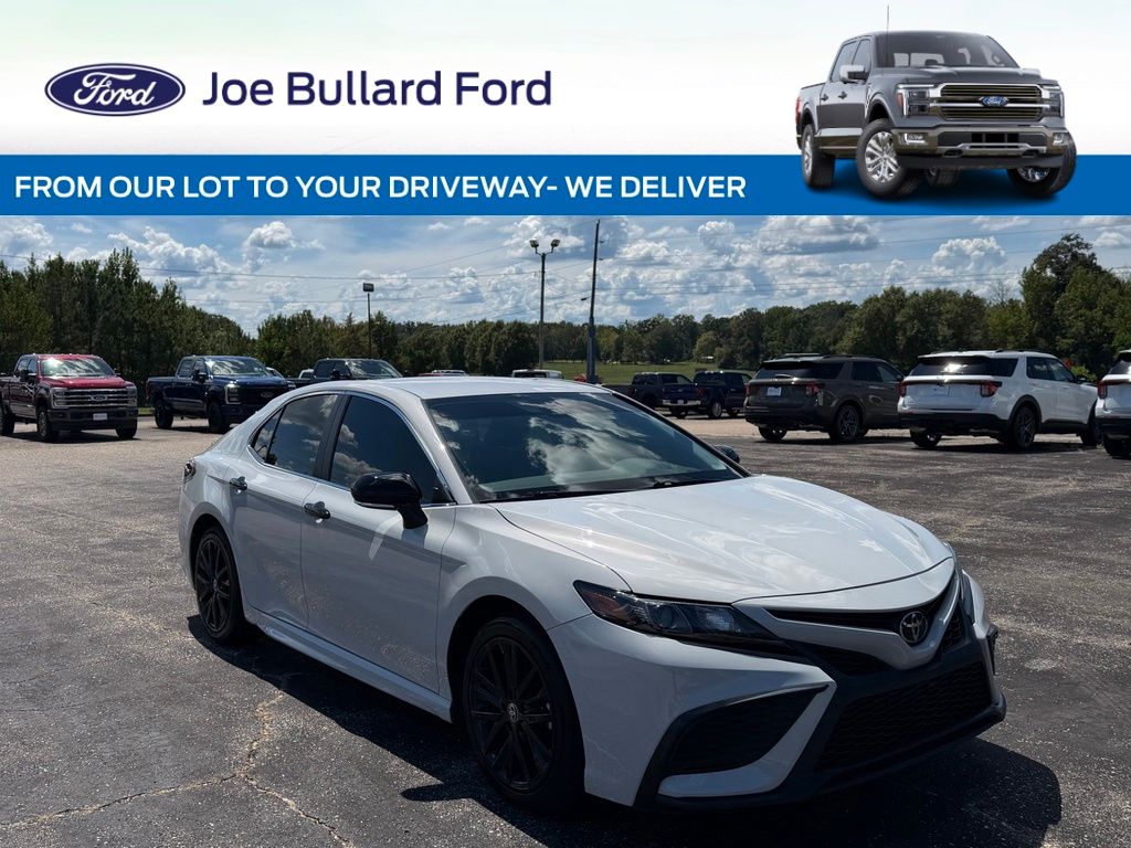 Ice Edge 2024 Toyota Camry Sedan Front-Wheel Drive 8-Speed Automatic