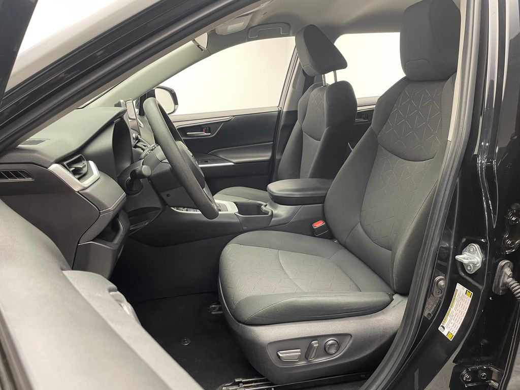 2023 Toyota RAV4 XLE 13