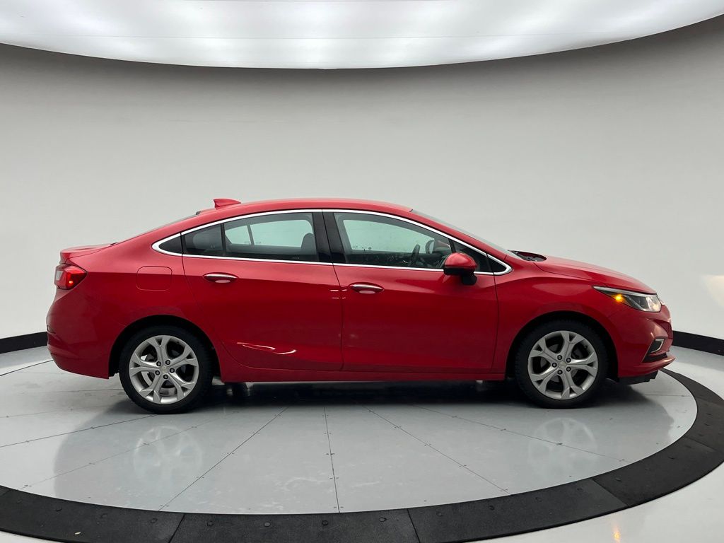 Thumbnail: 2018 Chevrolet Cruze - 4