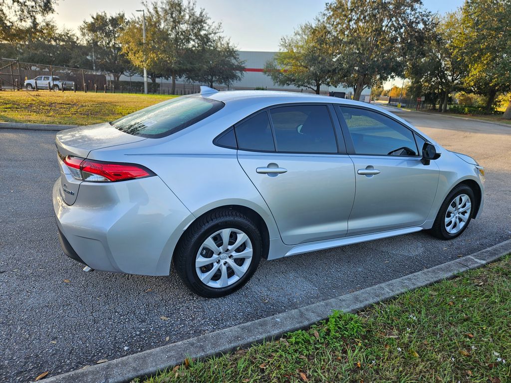 2023 Toyota Corolla XLE 5