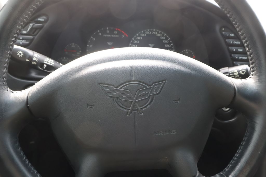 Thumbnail: 2002 Chevrolet Corvette - 16